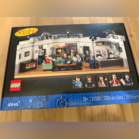 LEGO Seinfeld Set - Picture 2 of 5